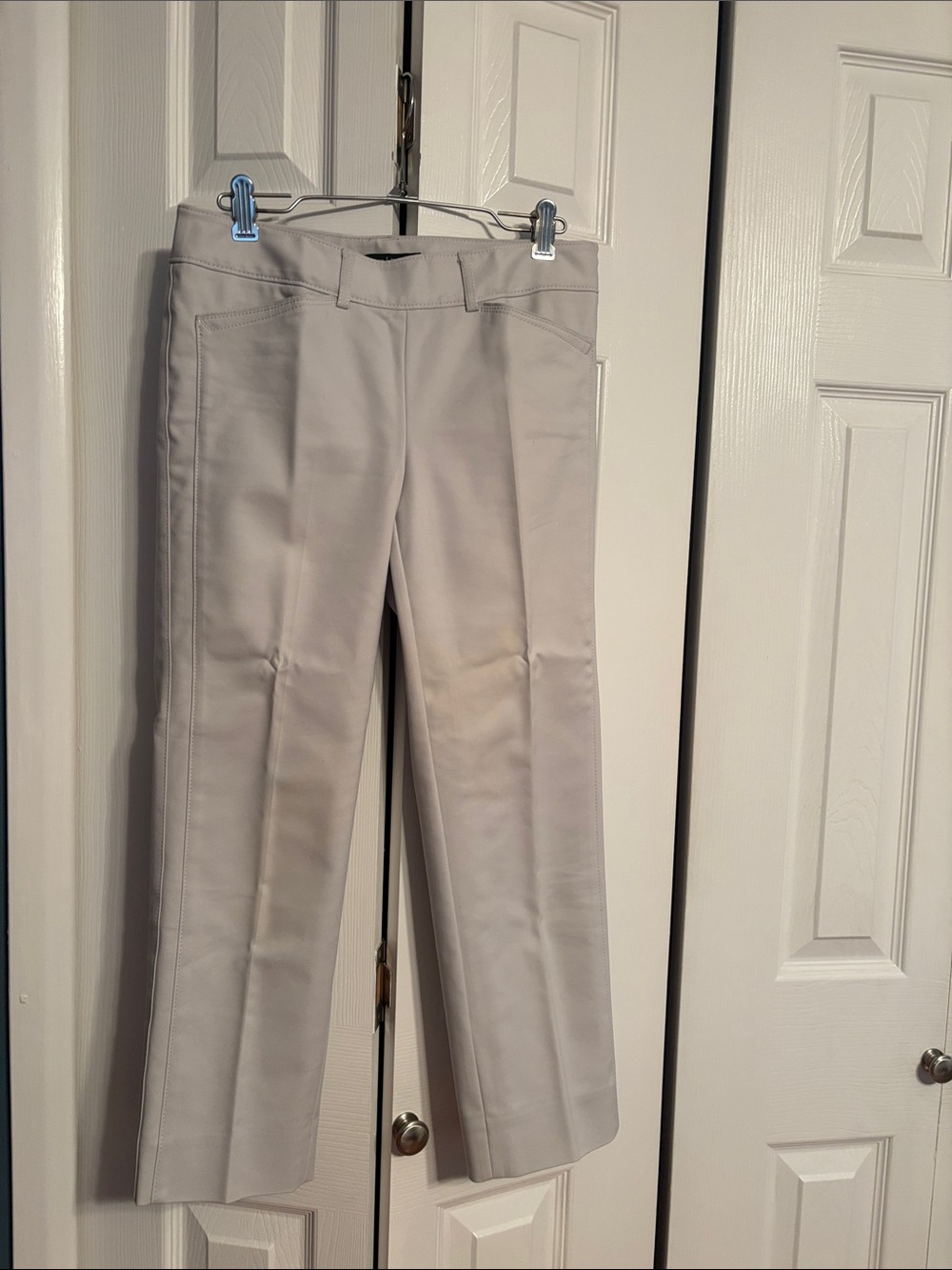 White house black market Women's Light Gray slim ankle pants size 00 NWOT